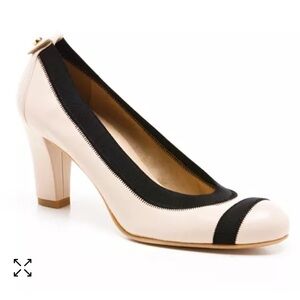 Stuart Weitzman Classic Heels Size 7.5 In Ivory Stripe Captoe Balletcore
